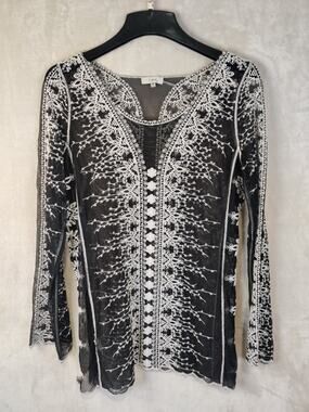 Capri Women's Blouse Black White Embroidered Lace Floral Gothic Size Medium